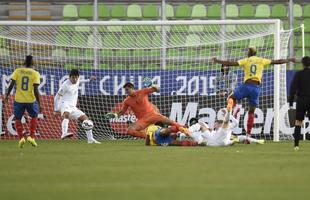 Fotos da vitria da Bolvia sobre o Equador por 3 a 2, em jogo vlido pelo Grupo A da Copa Amrica