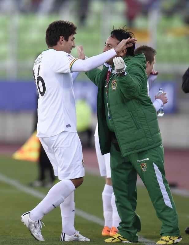 Fotos da vitria da Bolvia sobre o Equador por 3 a 2, em jogo vlido pelo Grupo A da Copa Amrica