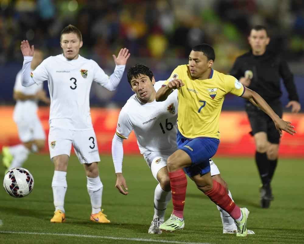 Fotos da vitria da Bolvia sobre o Equador por 3 a 2, em jogo vlido pelo Grupo A da Copa Amrica