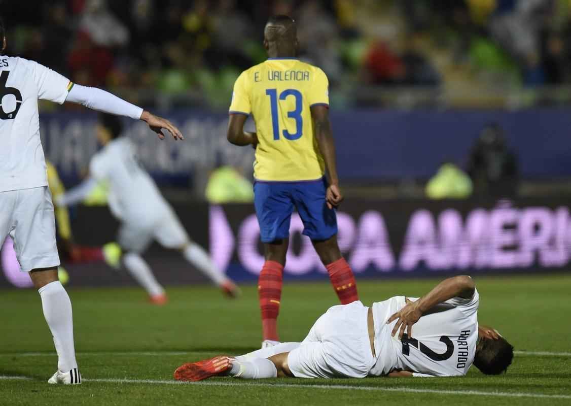 Fotos da vitria da Bolvia sobre o Equador por 3 a 2, em jogo vlido pelo Grupo A da Copa Amrica