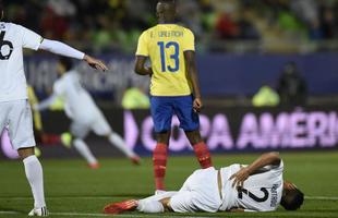Fotos da vitria da Bolvia sobre o Equador por 3 a 2, em jogo vlido pelo Grupo A da Copa Amrica