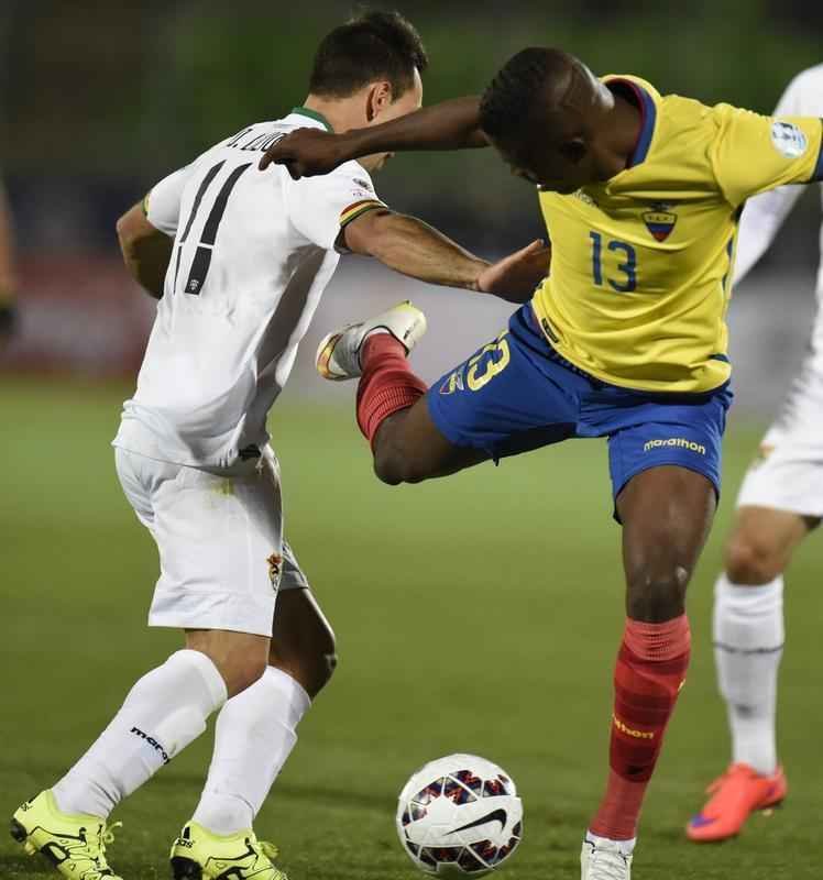 Fotos da vitria da Bolvia sobre o Equador por 3 a 2, em jogo vlido pelo Grupo A da Copa Amrica