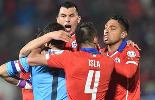 Imagens do empate entre Chile e Mxico, por 3 a 3, em Santiago