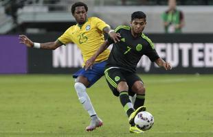 O meio-campo Fred no chegou a se profissionalizar no Atltico, mas  considerado cria da base do Galo. Ele saiu para o Internacional, aps ser assediado pelo Colorado por meio do empresrio Roberto Assis, irmo de Ronaldinho Gacho. Anos mais tarde, o agente acertou a vinda de R10 para o Alvinegro. 