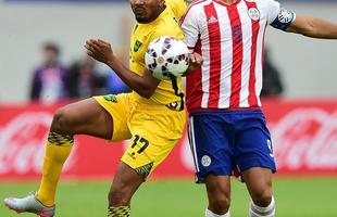Edgar Bentez marcou o nico gol da vitria paraguaia em jogo vlido pelo Grupo B