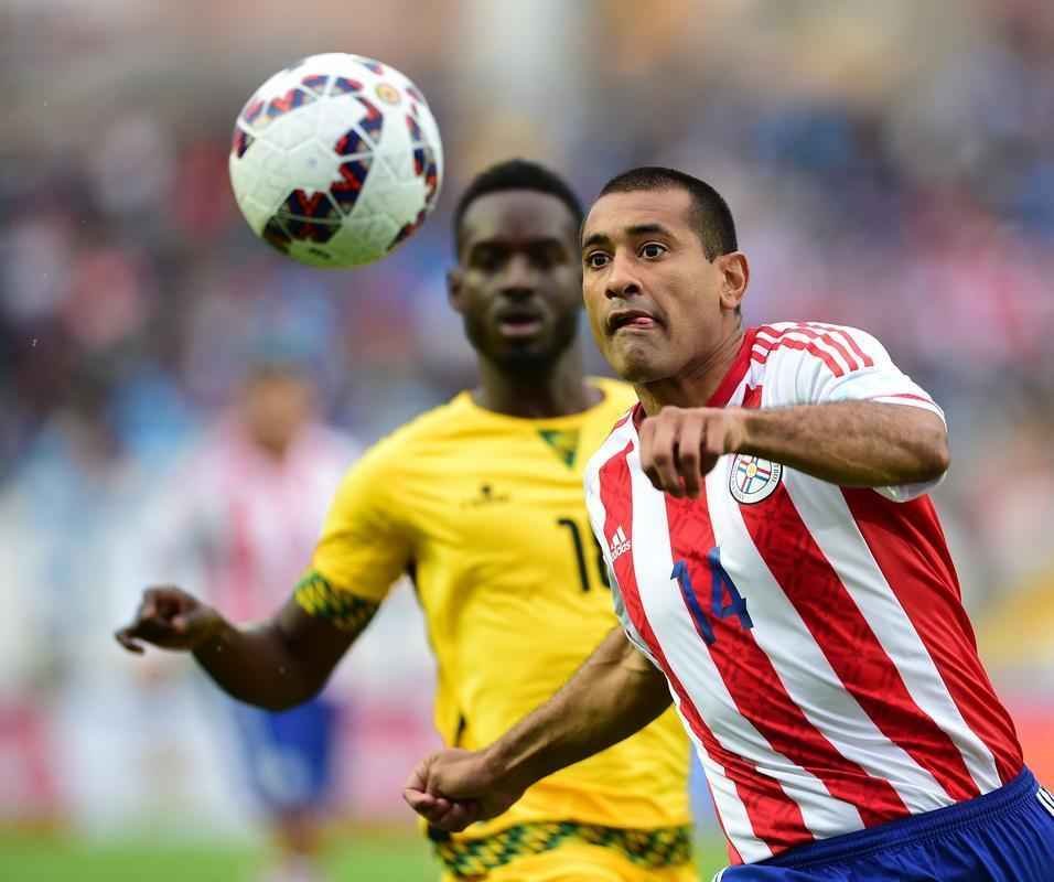 Fotos da vitria do Paraguai sobre a Jamaica por 1 a 0, em jogo vlido pelo Grupo B