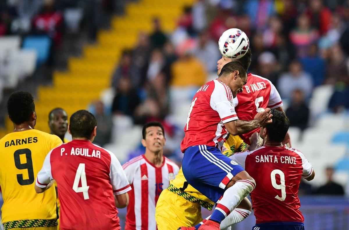 Fotos da vitria do Paraguai sobre a Jamaica por 1 a 0, em jogo vlido pelo Grupo B