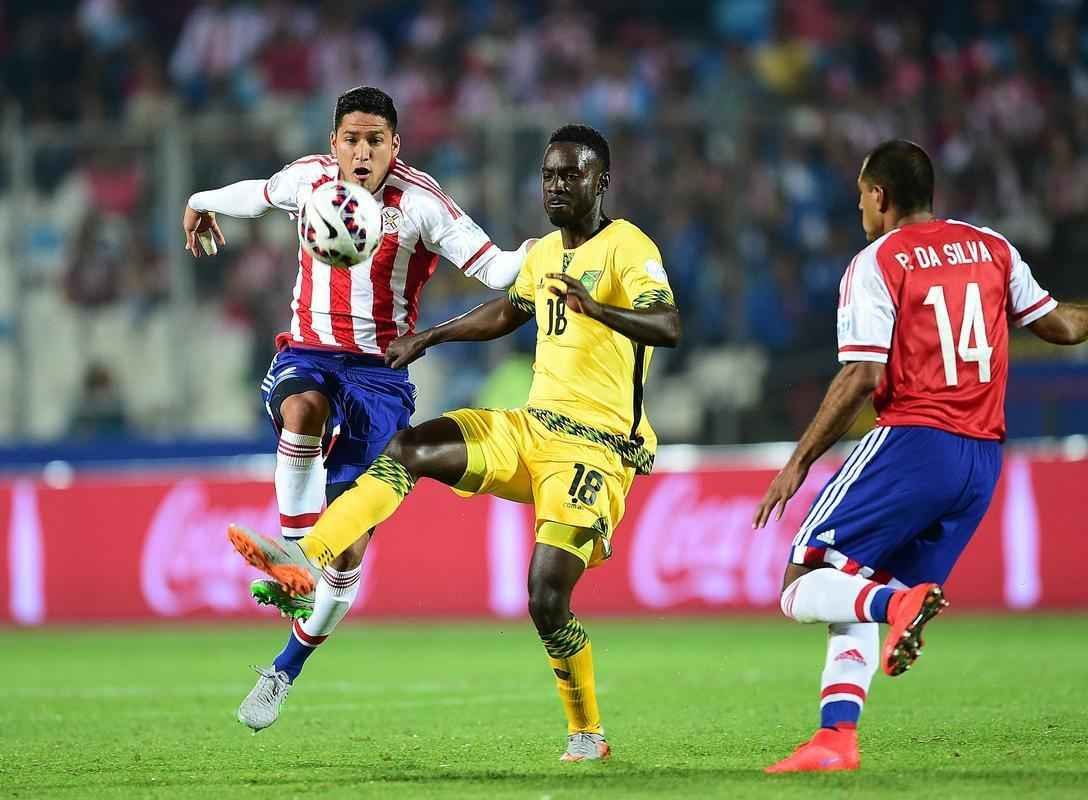 Fotos da vitria do Paraguai sobre a Jamaica por 1 a 0, em jogo vlido pelo Grupo B