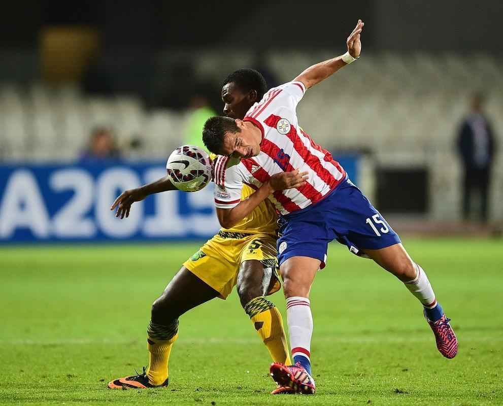 Fotos da vitria do Paraguai sobre a Jamaica por 1 a 0, em jogo vlido pelo Grupo B