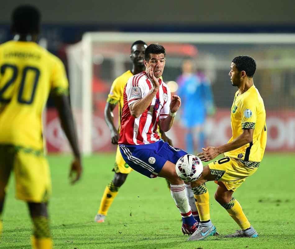 Fotos da vitria do Paraguai sobre a Jamaica por 1 a 0, em jogo vlido pelo Grupo B