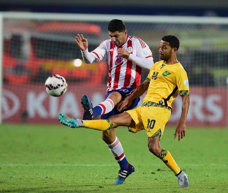 Fotos da vitria do Paraguai sobre a Jamaica por 1 a 0, em jogo vlido pelo Grupo B