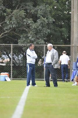 Treinador e presidente do Cruzeiro tiveram longo dilogo na tarde desta tera-feira