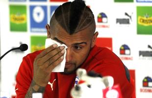 Arturo Vidal concedeu entrevista, mostrou arrependimento e pediu desculpas ao povo chileno