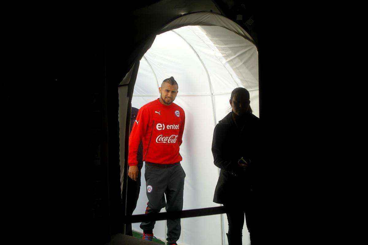 Arturo Vidal concedeu entrevista, mostrou arrependimento e pediu desculpas ao povo chileno