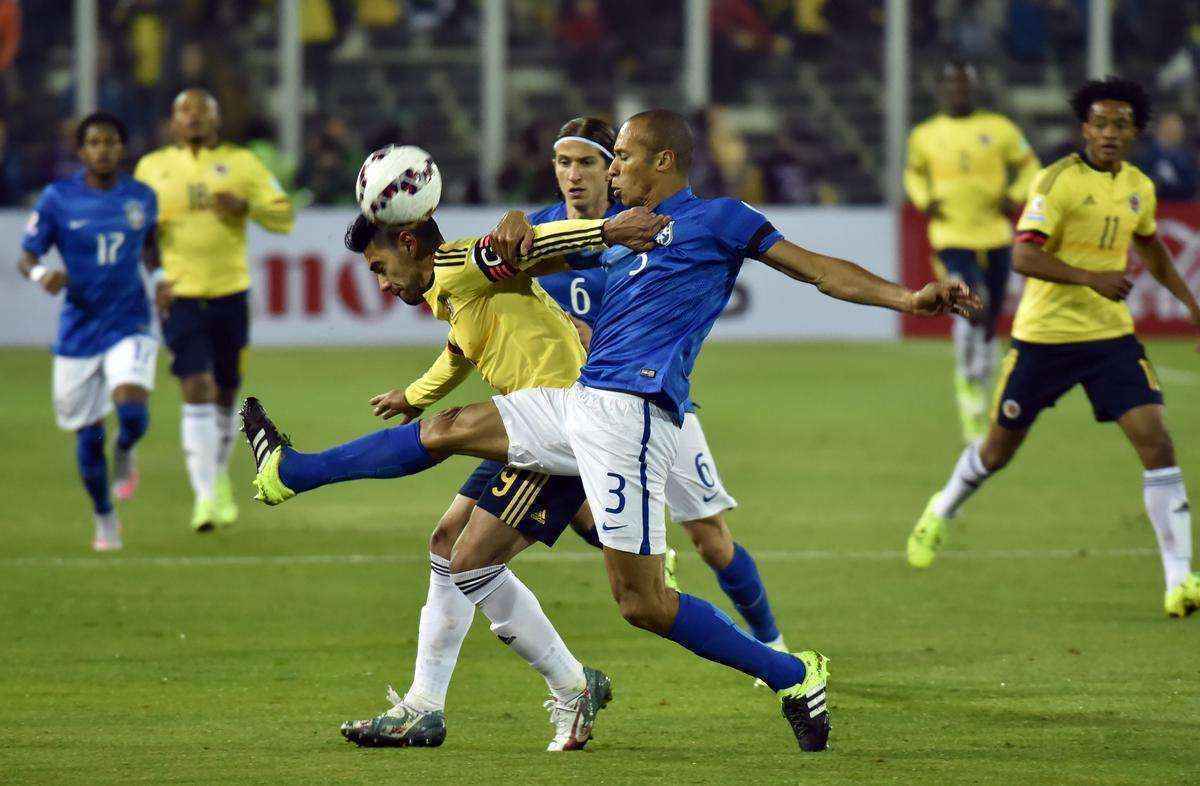 Imagens de Brasil x Colmbia pelo Grupo C da Copa Amrica