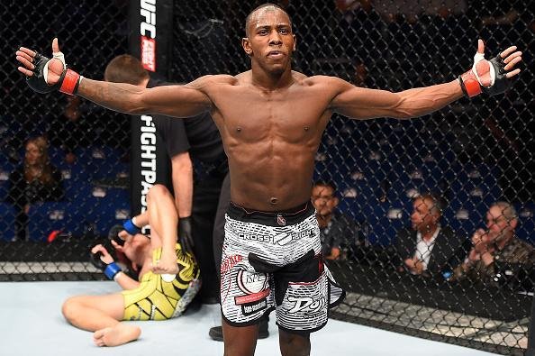 Na abertura do card preliminar, Taylor Lapilus venceu Ulka Sasaki por nocaute tcnico, logo a 1min26seg do primeiro round