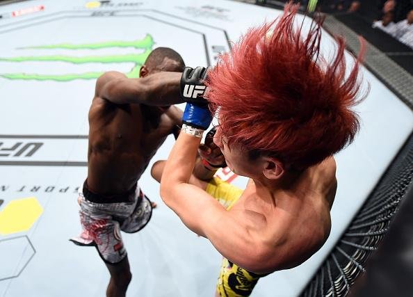 Na abertura do card preliminar, Taylor Lapilus venceu Ulka Sasaki por nocaute tcnico, logo a 1min26seg do primeiro round