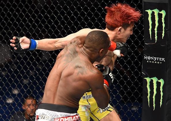 Na abertura do card preliminar, Taylor Lapilus venceu Ulka Sasaki por nocaute tcnico, logo a 1min26seg do primeiro round