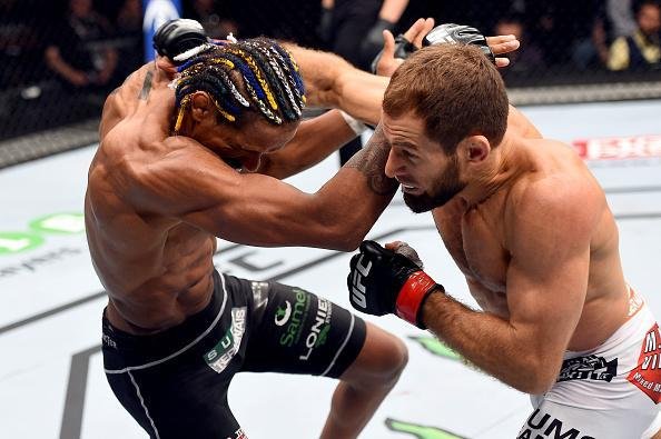 Mairbek Taisumov venceu Alan Patrick por nocaute tcnico no segundo round