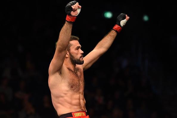 Peter Sobotta venceu Steven Kennedy por finalizao no primeiro round