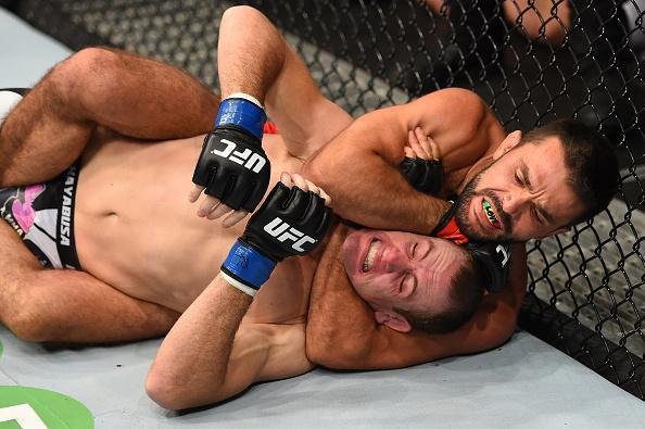 Peter Sobotta venceu Steven Kennedy por finalizao no primeiro round