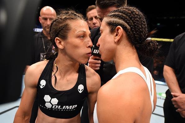 Joanna Jedrzejczyk venceu Jessica Penne por nocaute tcnico no terceiro round e manteve  cinturo do peso palha