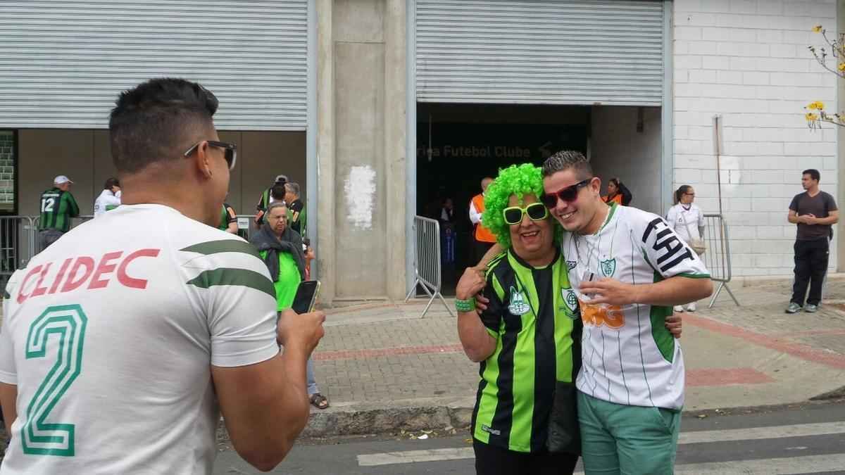 A torcida americana fez a festa no jogo contra o Atltico-GO, pela oitava rodada da Srie B do Brasileiro. O Independncia recebeu muitas famlias, j que mulheres e crianas no pagaram ingressos e entraram no estdio na condio de acompanhantes dos torcedores. O pblico total foi de 3.265 pessoas.