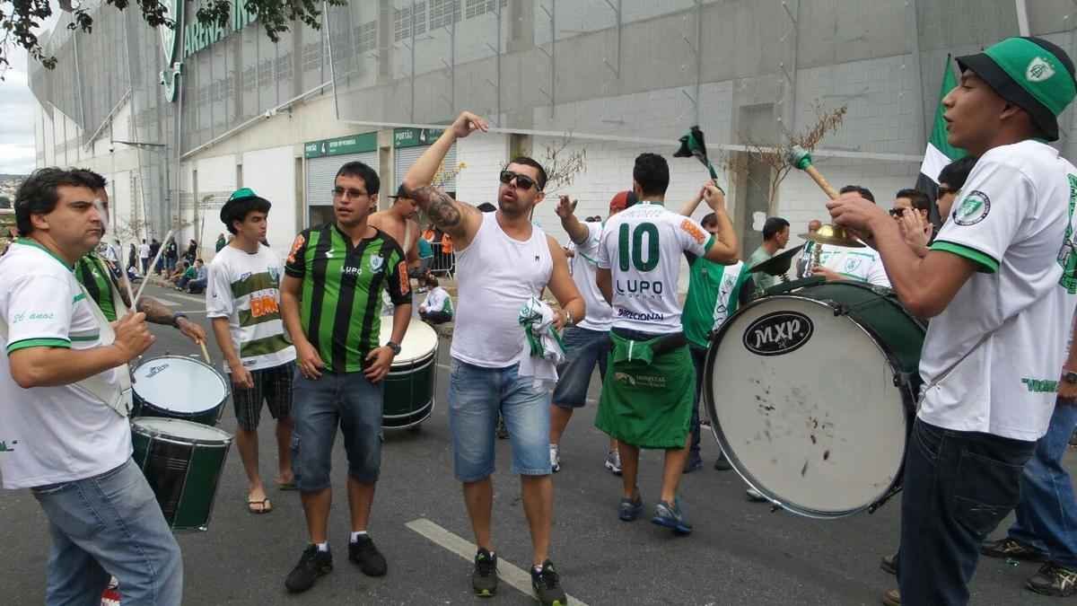 A torcida americana fez a festa no jogo contra o Atltico-GO, pela oitava rodada da Srie B do Brasileiro. O Independncia recebeu muitas famlias, j que mulheres e crianas no pagaram ingressos e entraram no estdio na condio de acompanhantes dos torcedores. O pblico total foi de 3.265 pessoas.