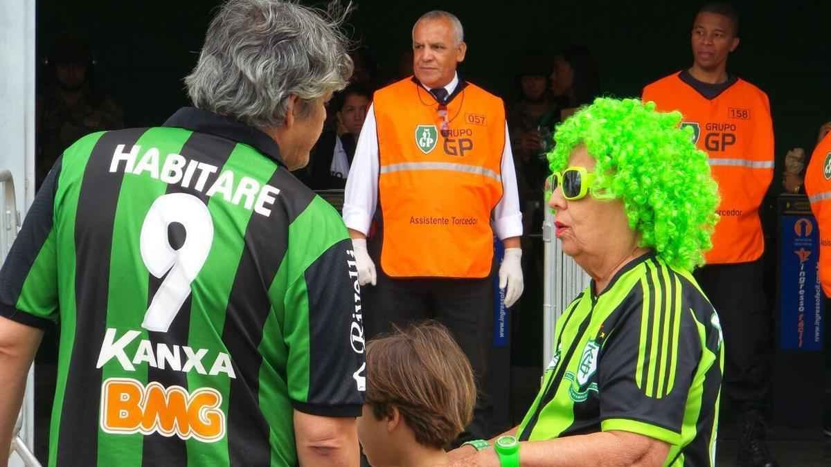 A torcida americana fez a festa no jogo contra o Atltico-GO, pela oitava rodada da Srie B do Brasileiro. O Independncia recebeu muitas famlias, j que mulheres e crianas no pagaram ingressos e entraram no estdio na condio de acompanhantes dos torcedores. O pblico total foi de 3.265 pessoas.