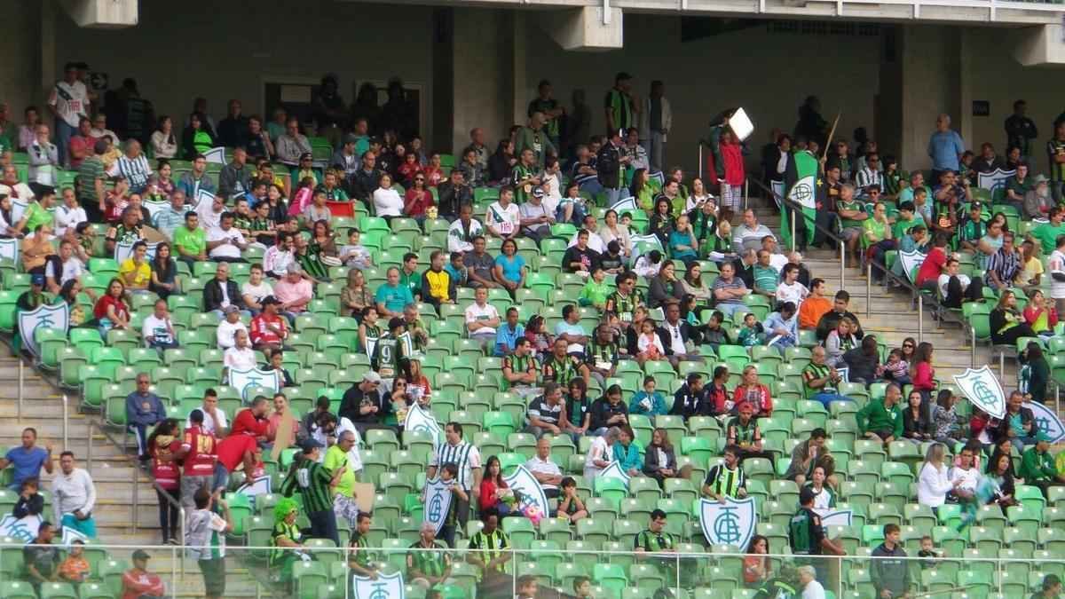 A torcida americana fez a festa no jogo contra o Atltico-GO, pela oitava rodada da Srie B do Brasileiro. O Independncia recebeu muitas famlias, j que mulheres e crianas no pagaram ingressos e entraram no estdio na condio de acompanhantes dos torcedores. O pblico total foi de 3.265 pessoas.