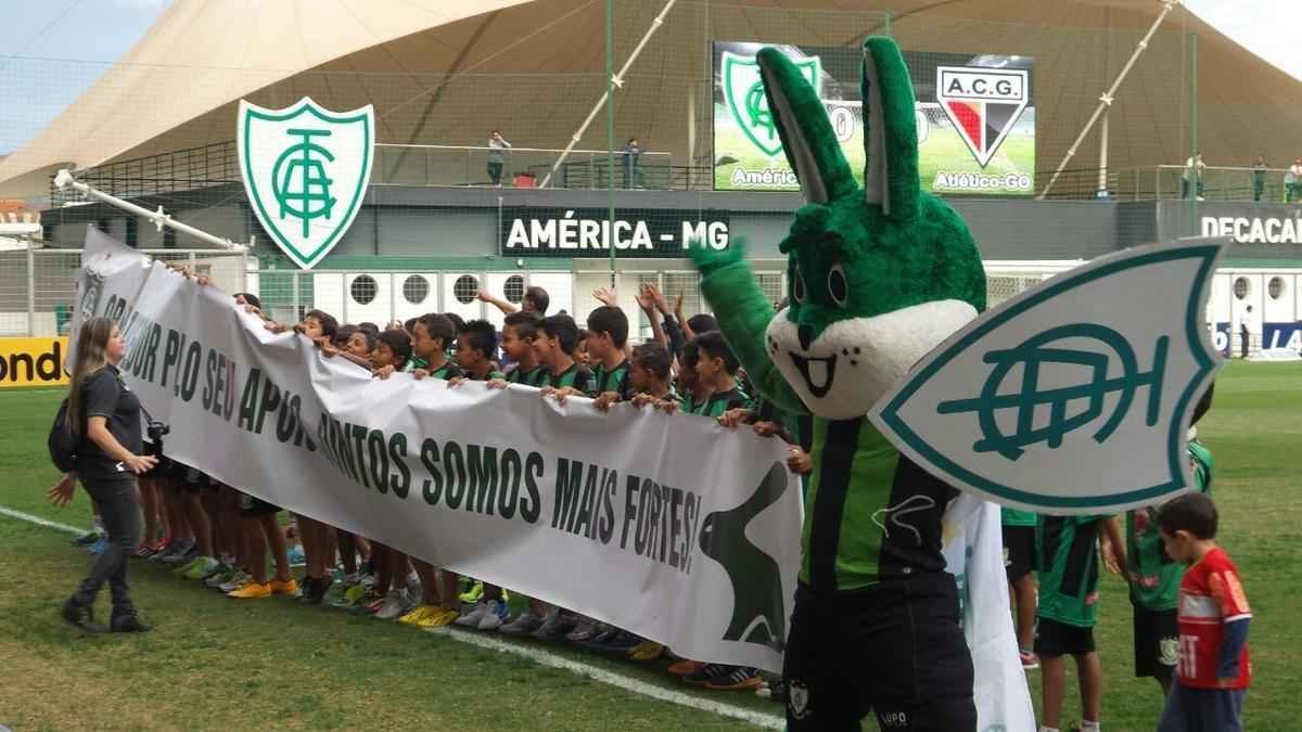 Com a promoo estabelecida pela diretoria americana, muitas crianas compareceram no Estdio Independncia