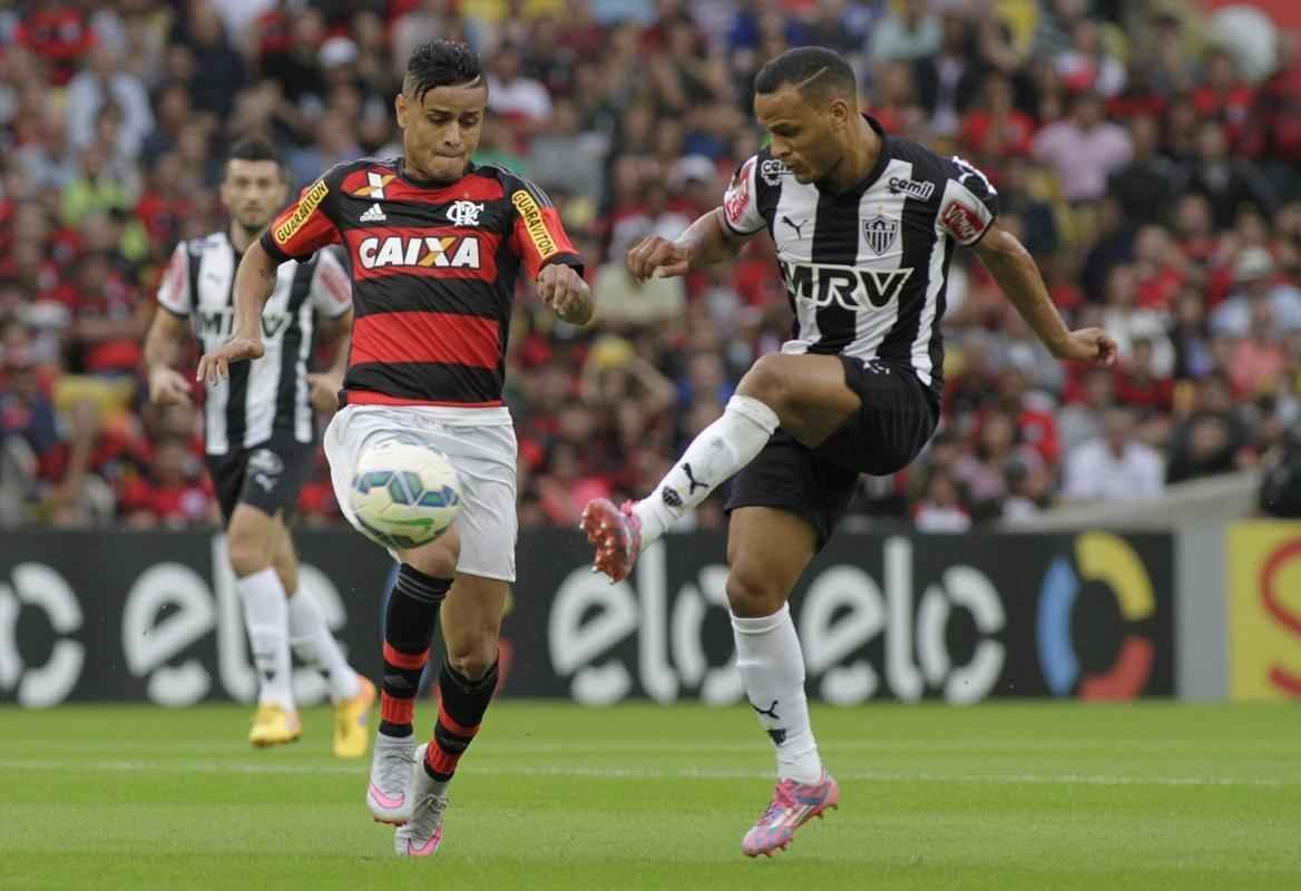 O Galo no se intimidou com a presso da torcida, controlou bem o jogo e venceu o Flamengo com gols de Samir (contra) e Pratto