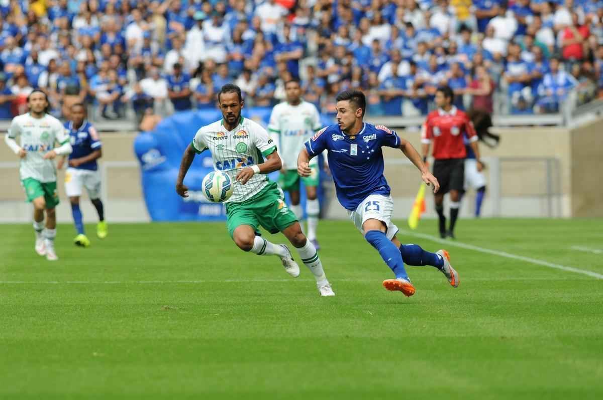 Imagens do jogo entre Cruzeiro e Chapecoense, no Mineiro, pela 8 rodada do Brasileiro