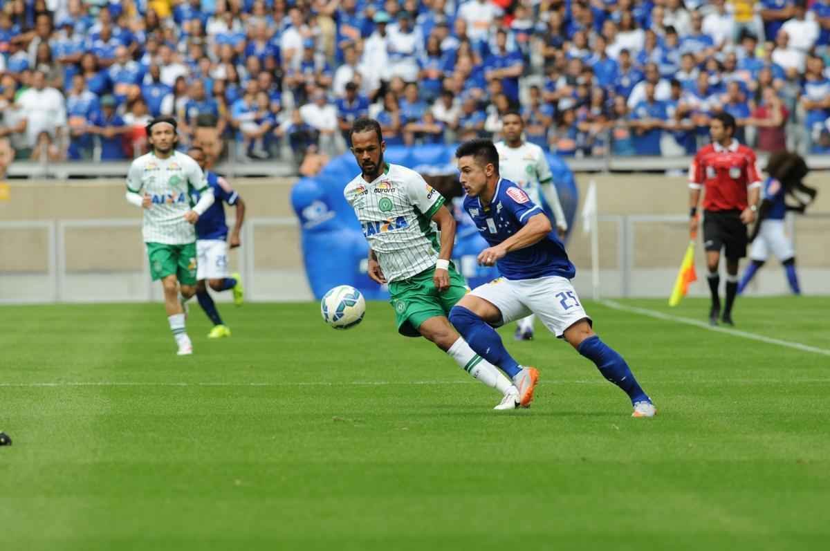Imagens do jogo entre Cruzeiro e Chapecoense, no Mineiro, pela 8 rodada do Brasileiro
