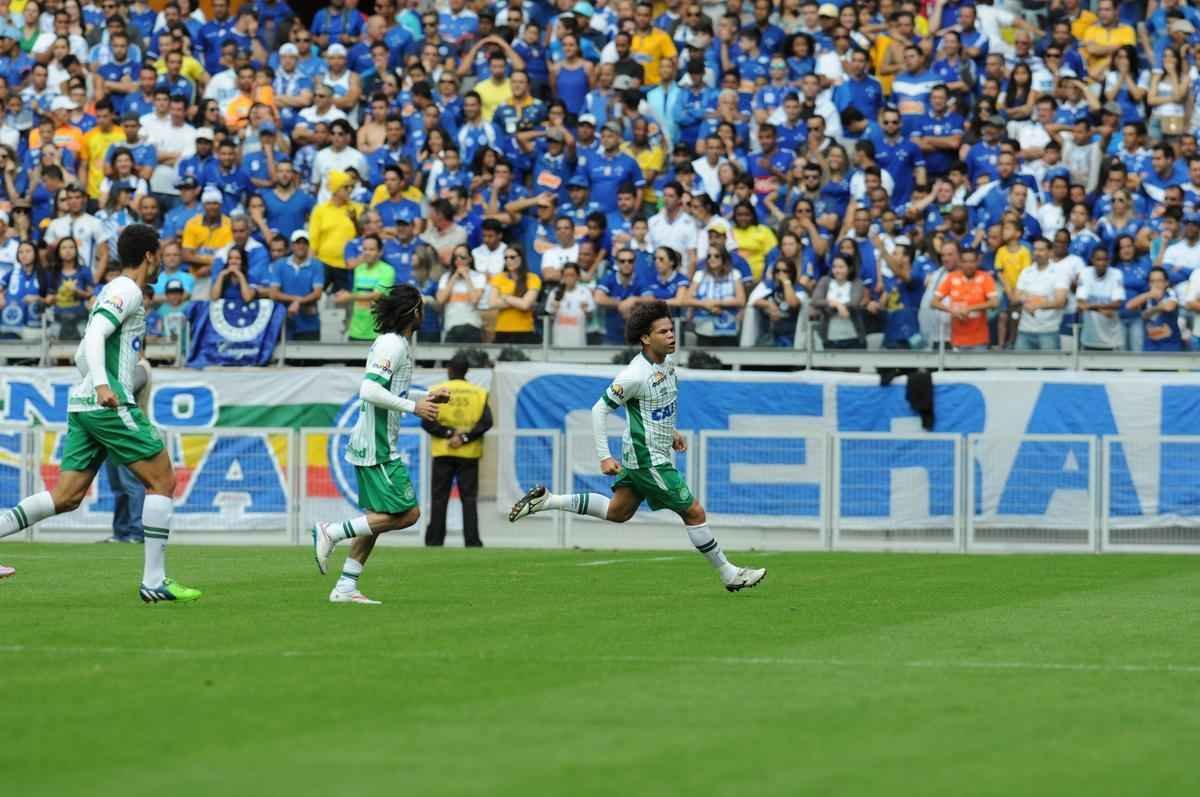 Imagens do jogo entre Cruzeiro e Chapecoense, no Mineiro, pela 8 rodada do Brasileiro