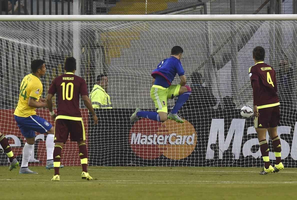 Brasil e Venezuela jogaram pelo Grupo C da Copa Amrica para definir os ltimos classificados para as quartas-de-final da competio