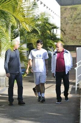 Vinicius Arajo foi apresentado e o gerente de futebol Valdir Barbosa concedeu entrevista coletiva