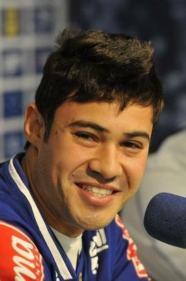 Vinicius Arajo foi apresentado e o gerente de futebol Valdir Barbosa concedeu entrevista coletiva