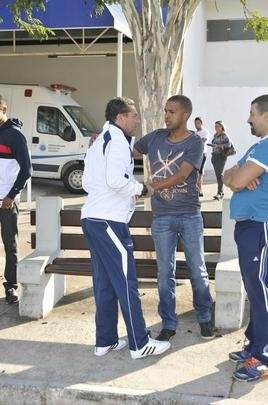 Lateral-esquerdo Leandro tambm compareceu ao treino, nesta sexta-feira, na Toca da Raposa II