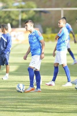 De Arrascaeta voltou da Seleo Uruguaia e treinou pela primeira vez com Vanderlei Luxemburgo