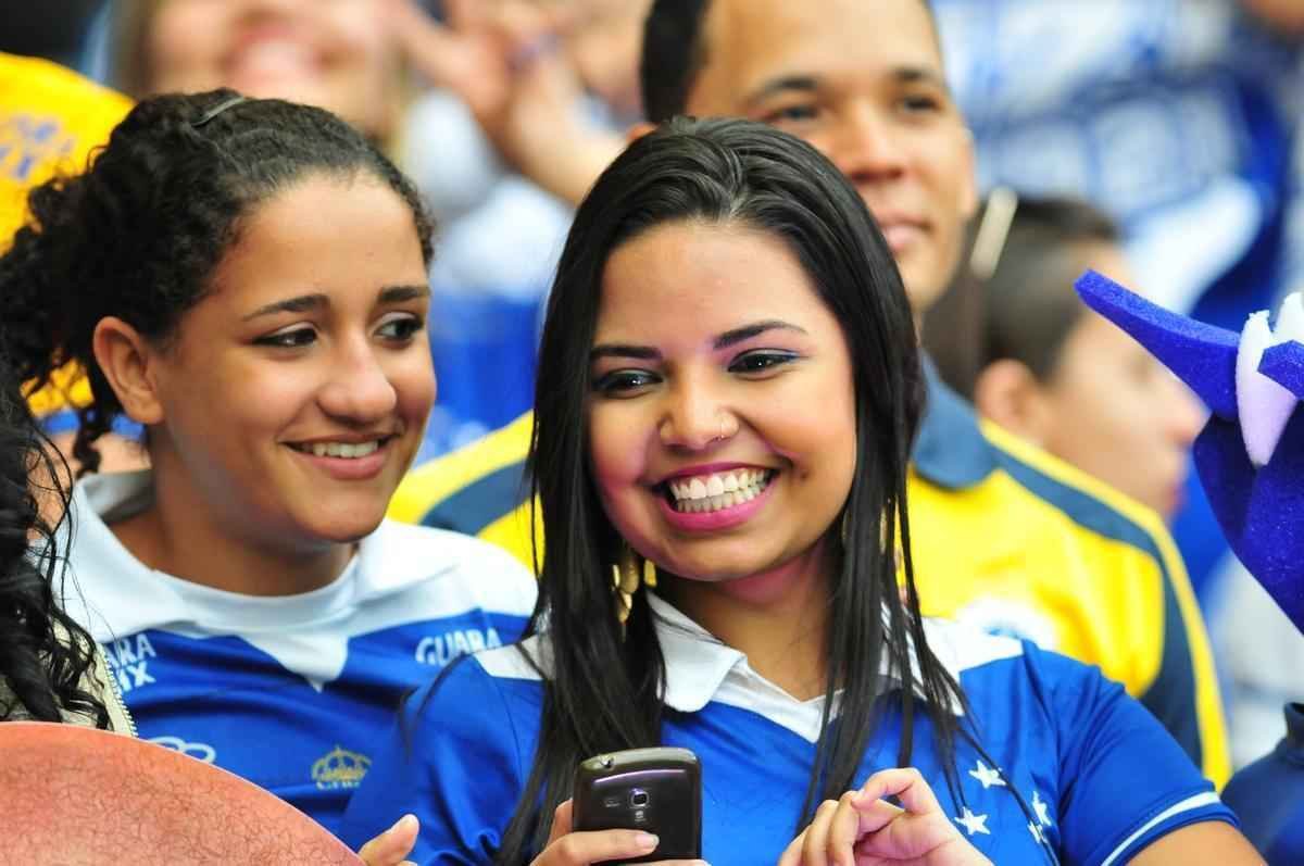 Torcida no Mineiro presenciou um jogo recheado de nostalgia neste sbado
