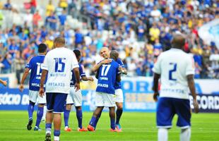 Torcida no Mineiro presenciou um jogo recheado de nostalgia neste sbado