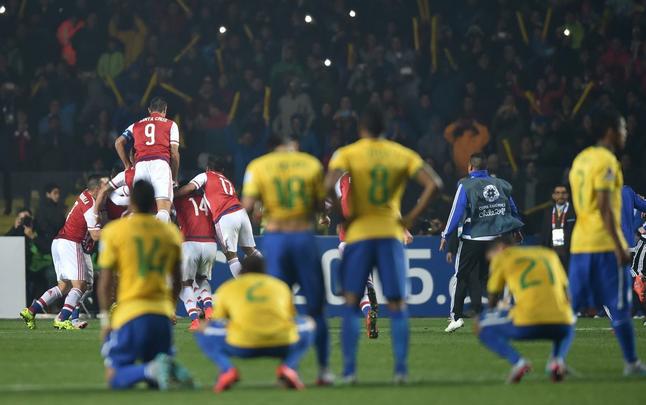 Na disputa de pnaltis, Brasil desperdia duas cobranas e  eliminado pelo Paraguai