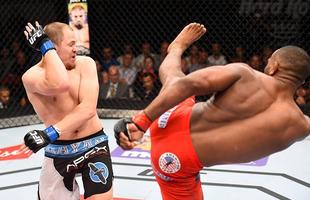 Imagens do card preliminar do UFC Fight Night 70 em Hollywood