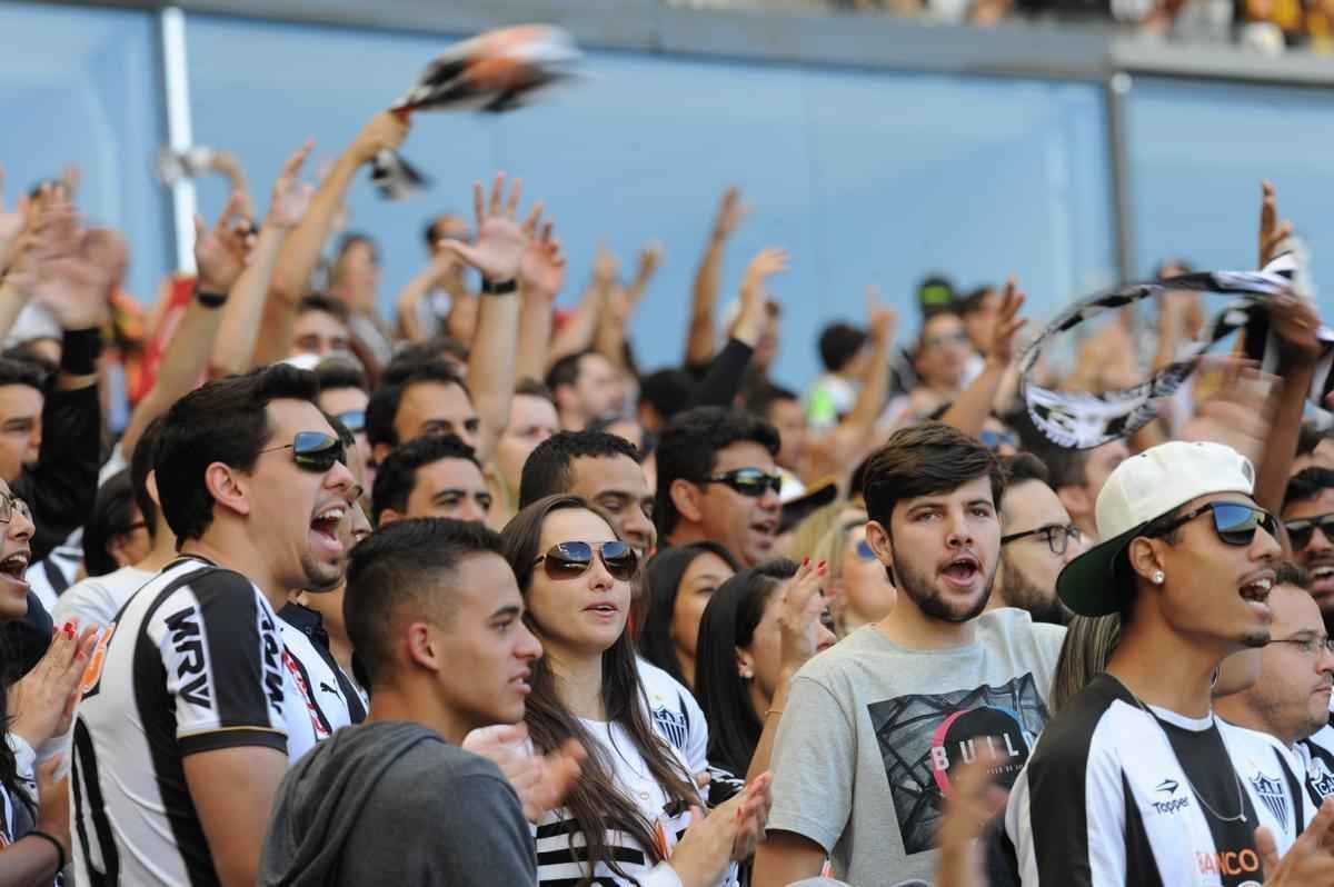 Atleticanos fazem uma bonita festa no Mineiro