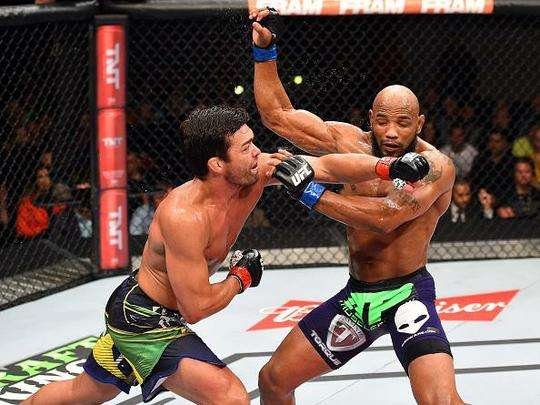Imagens da vitria de Yoel Romero sobre Lyoto Machida no UFC em Hollywood