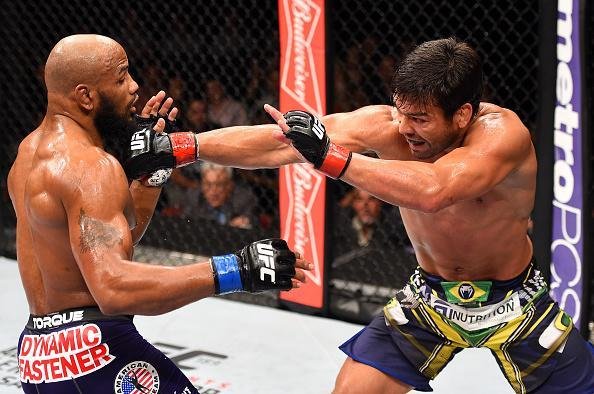 Imagens da vitria de Yoel Romero sobre Lyoto Machida no UFC em Hollywood