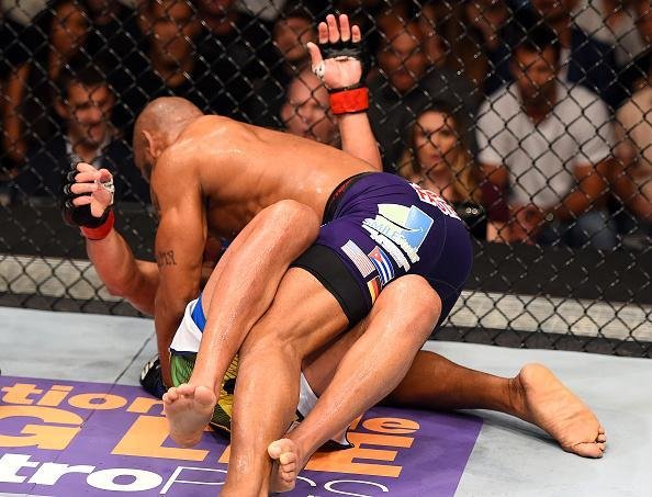 Imagens da vitria de Yoel Romero sobre Lyoto Machida no UFC em Hollywood