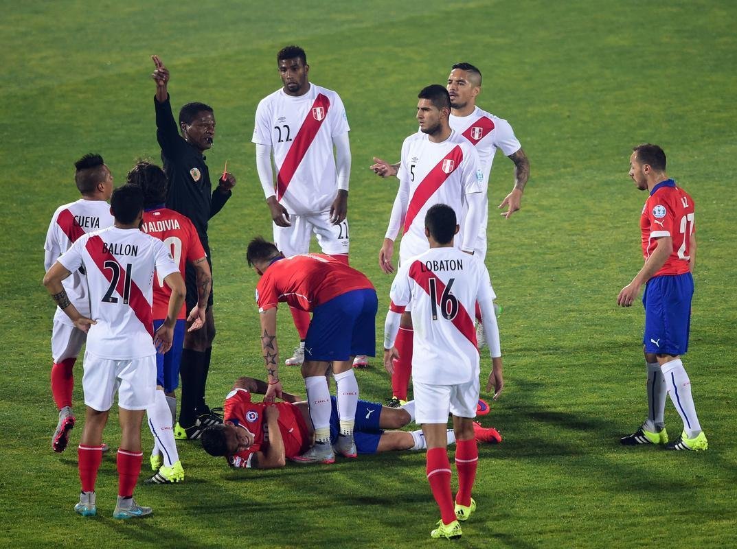 Chile vence o Peru por 2 a 1, faz a festa da torcida e se garante na final da Copa Amrica