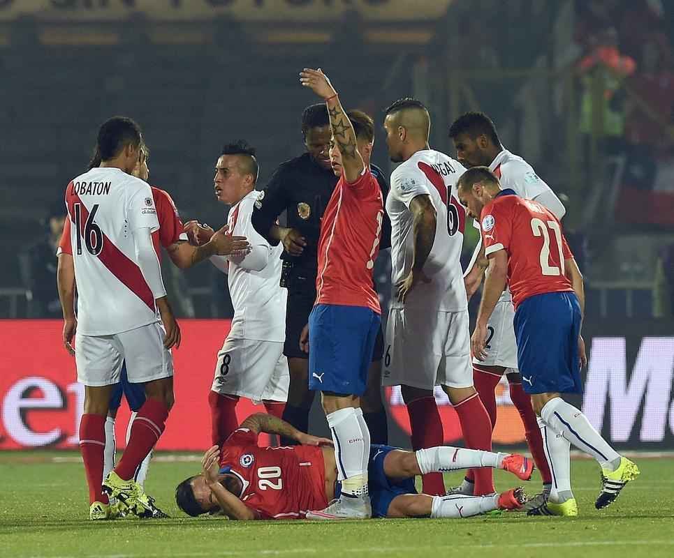 Chile vence o Peru por 2 a 1, faz a festa da torcida e se garante na final da Copa Amrica